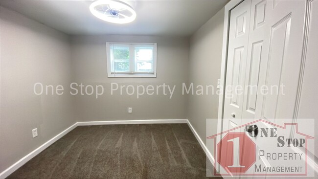 Building Photo - Beautiful 2 Bedroom 1 Bathroom Home in Ind...