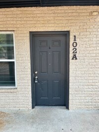 Building Photo - 2515 Martin St