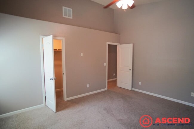 Building Photo - Charming 4-Bedroom, 2-Bathroom Home in Nor...