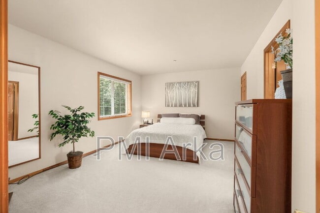 Building Photo - 19703 SE 128th Way