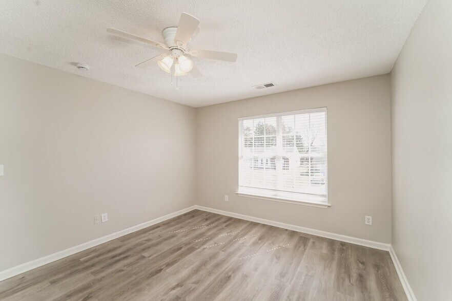 Building Photo - 12515 Autumn Blaze Dr