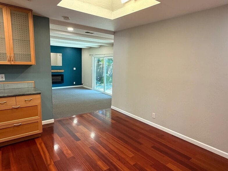 Building Photo - 6254 Hopi Cir