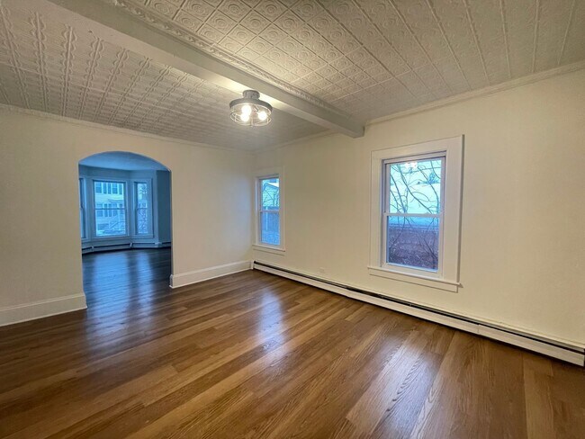 Building Photo - 33 Malvern St