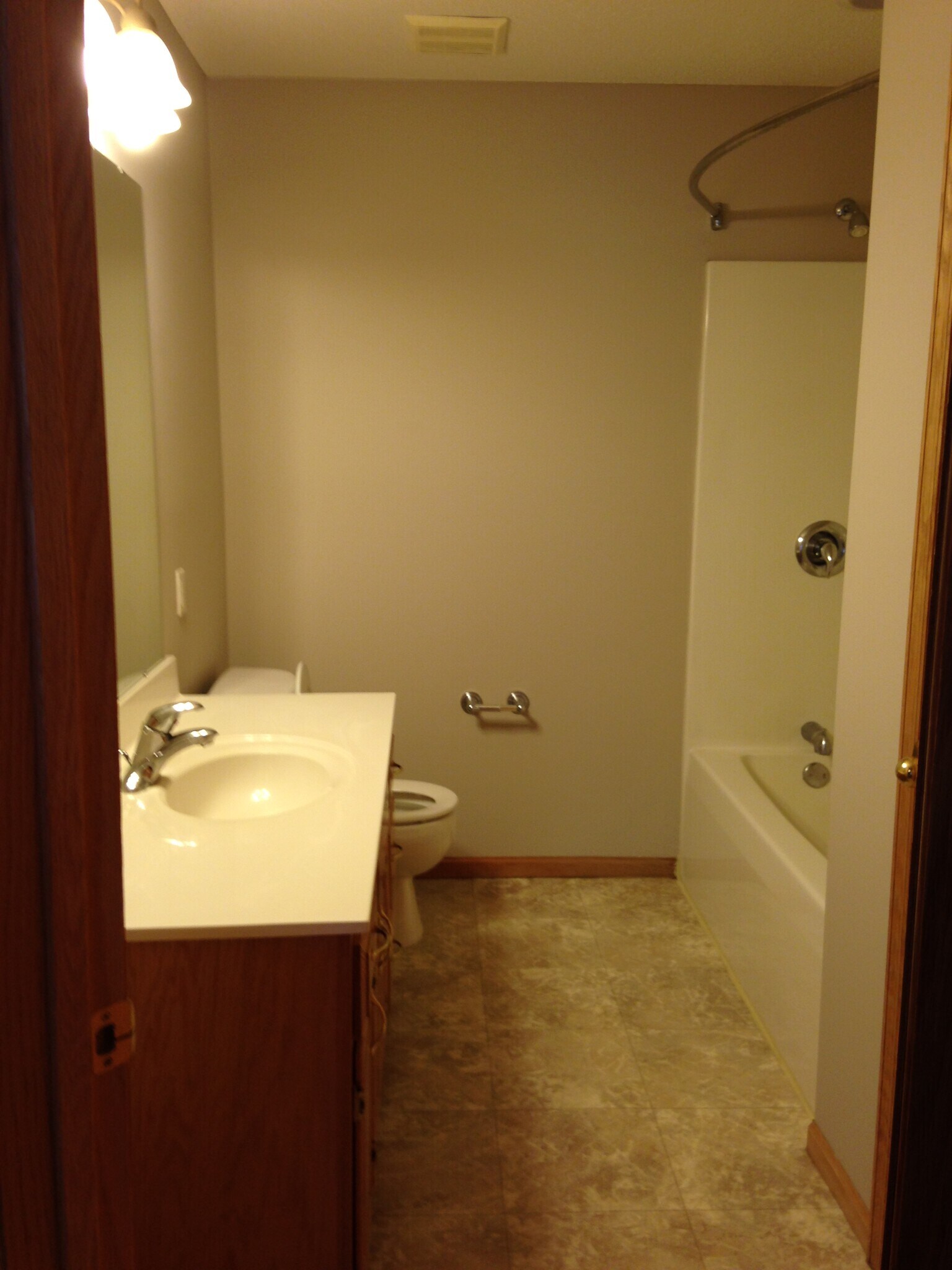 Building Photo - 2106 Linden Trl