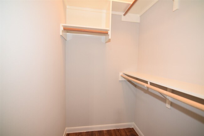 Building Photo - 6807 Turtlewood Dr