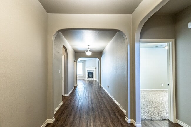Building Photo - Outstanding 4 Bedroom Home in North Pointe!