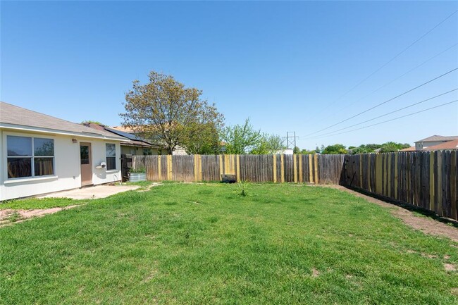 Building Photo - 245 Shale Dr