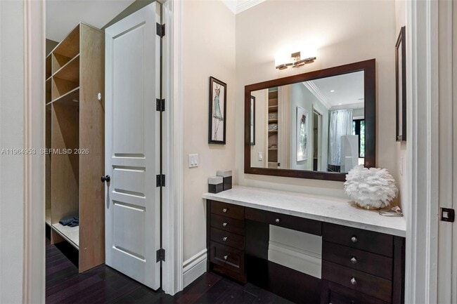 Building Photo - 2715 Cordova St