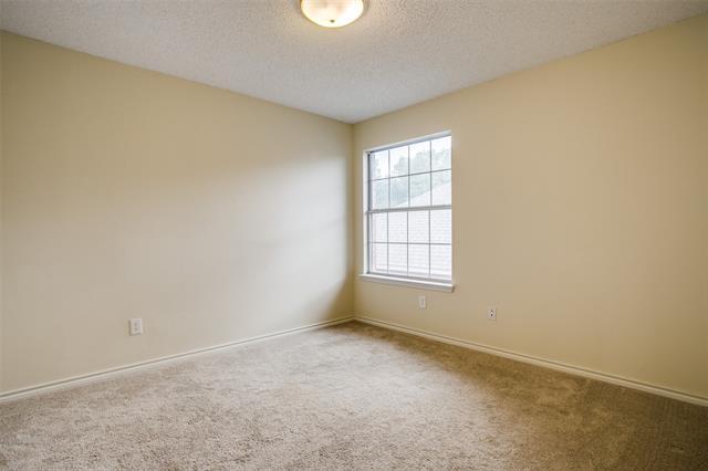 Building Photo - 1404 Honey Locust Dr
