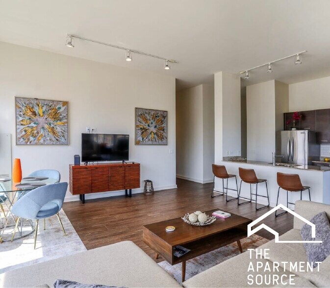 Building Photo - 910 W Huron St