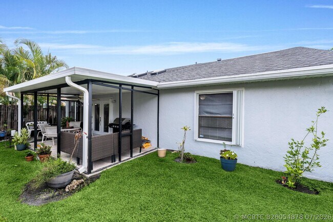 Building Photo - 1599 Bayridge Pl