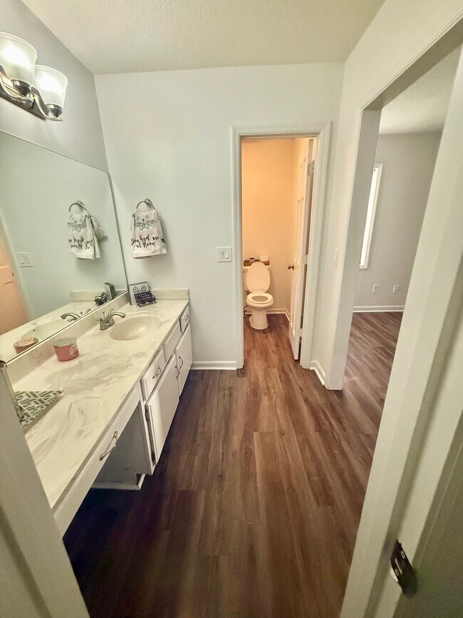 Building Photo - 6025 Sand Wedge Cir NW