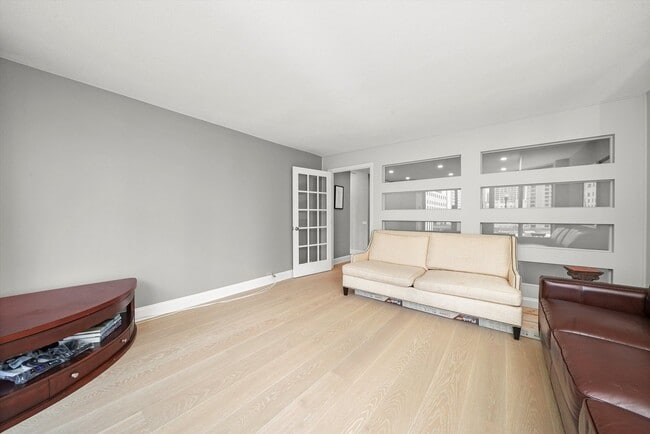 Building Photo - 405 N Wabash Ave