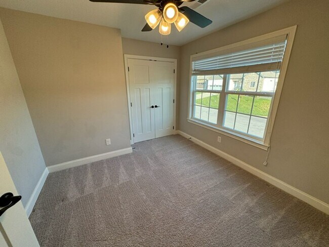 Building Photo - Knoxville 37920 - **COMING AVAILABLE August 1st** Beautiful single family home located in South K...