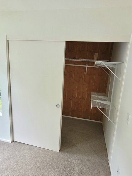 Bed room 2 Walk in Closet - 4859 Bella Pacific Row