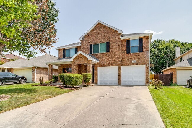 Building Photo - 2875 Grandview Dr