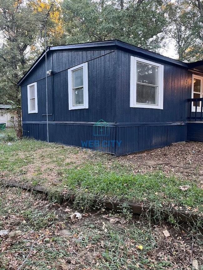 Building Photo - 15395 Flud Rd
