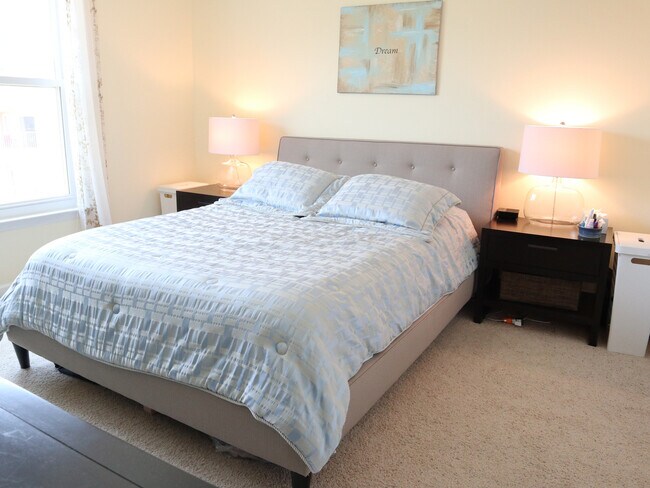 Bedroom - 10 Perimeter Summit Blvd NE