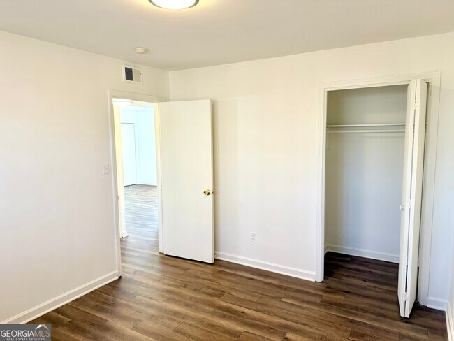 Building Photo - 111 W Burke St