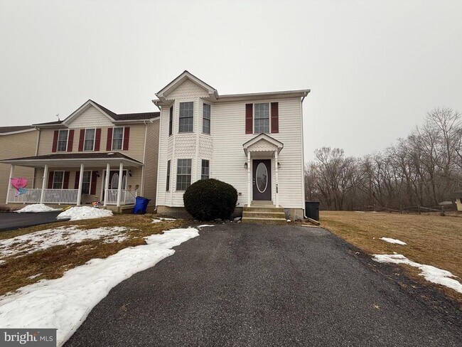 Building Photo - 700 E H St