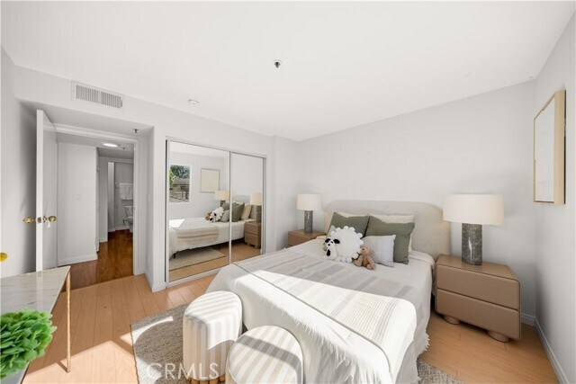 Building Photo - 335 S Sierra Madre Blvd