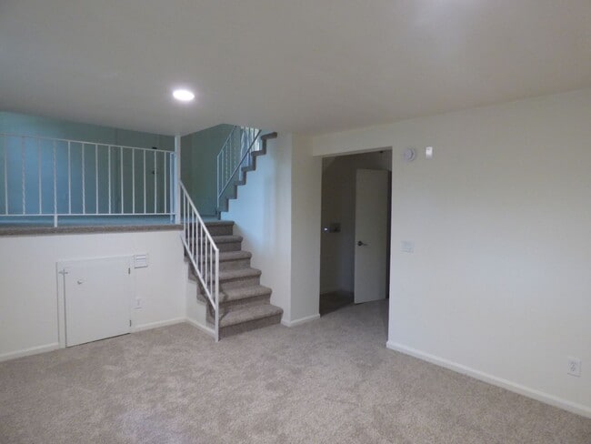 Building Photo - Tri-Level Home in North Longmont