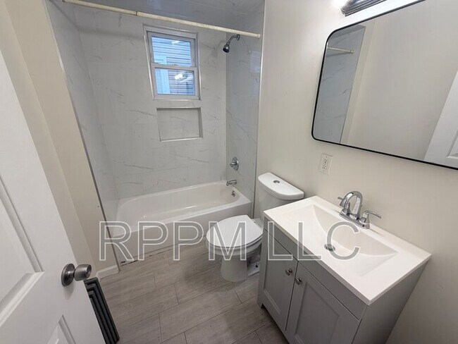 Building Photo - 106 N 16th St