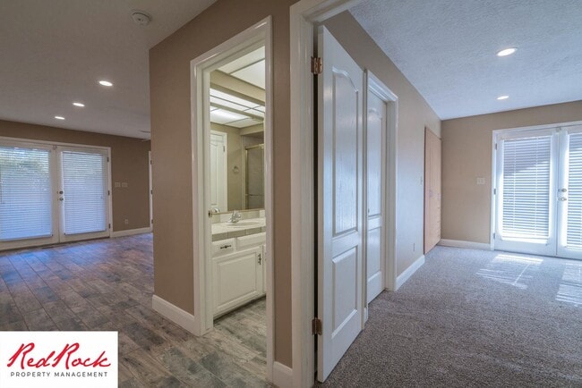 Building Photo - Spacious 5 Bedroom Home in A Quiet Communi...