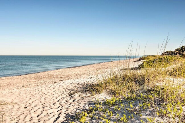 Building Photo - 2850 Gulf of Mexico Dr