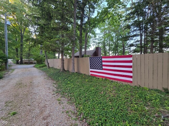 Building Photo - 158 Redbud Ln