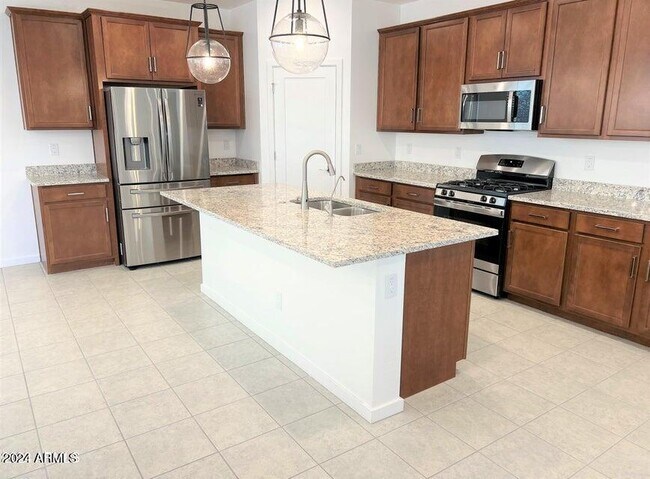Building Photo - 13857 S 177th Ave