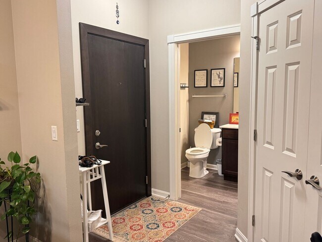 Primary Photo - Comfortable Condo in Swan Creek