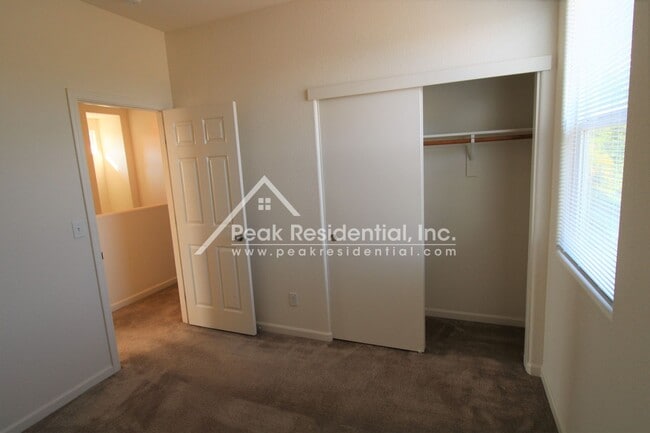 Building Photo - Newer South Sacramento Area 3bd/2.5ba Home