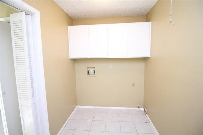 Building Photo - 12818 Copper Cliff Ave
