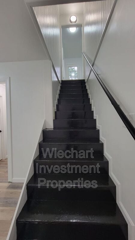 Building Photo - 720 N Moening St