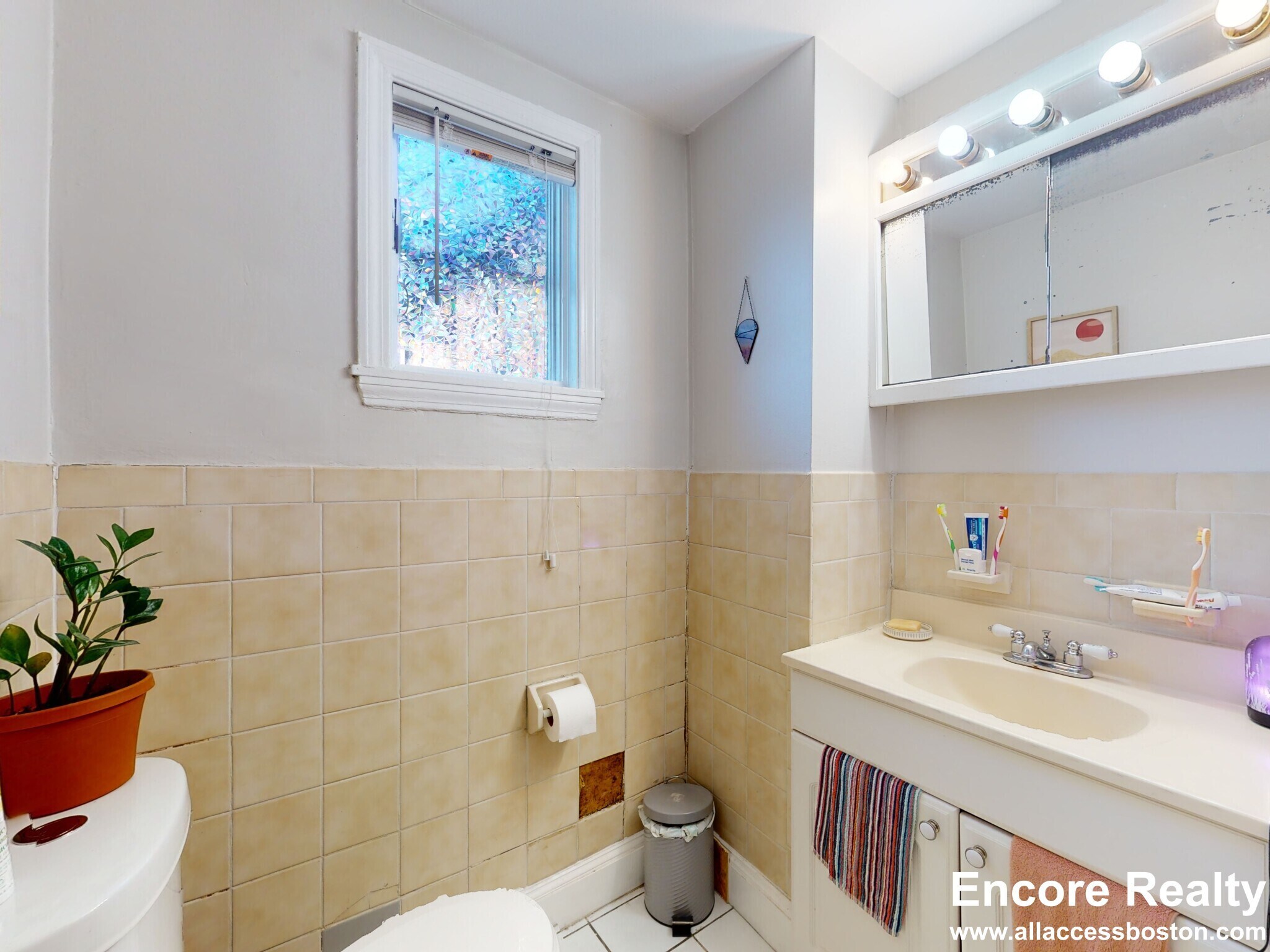 Building Photo - 32 S Huntington Ave