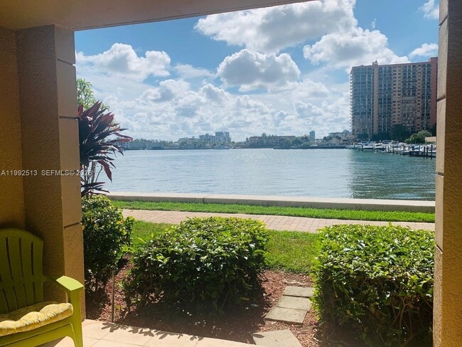 Building Photo - 17150 N Bay Rd