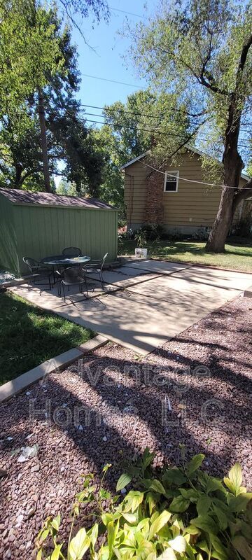 Building Photo - 8914 Grandview Dr