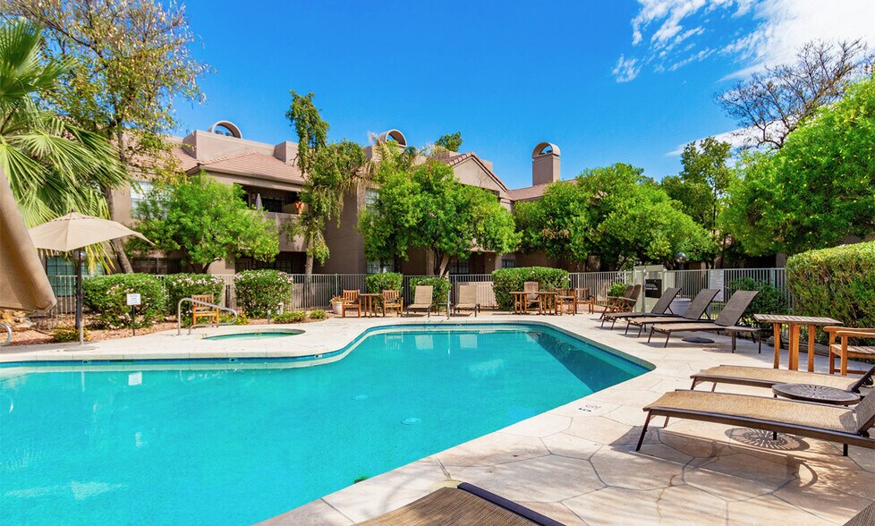 Building Photo - 5950 N 78th St