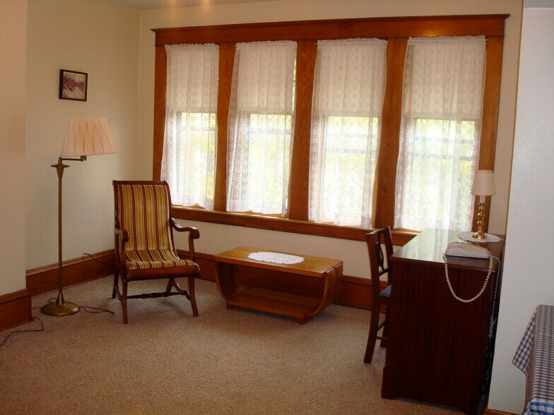 office - 207 N 3rd St