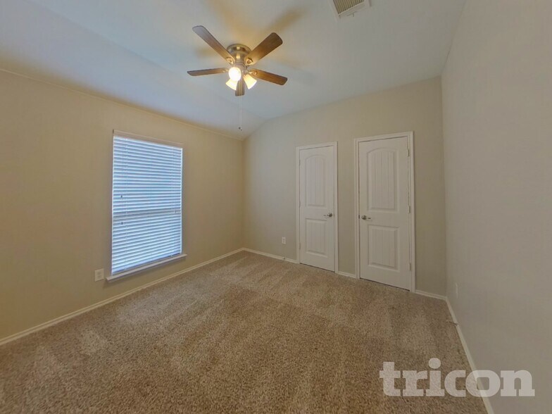 Building Photo - 712 Candelila Dr