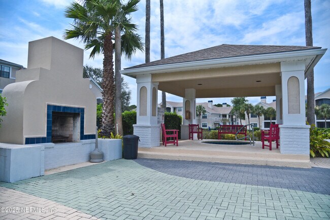Building Photo - 800 Boardwalk Dr