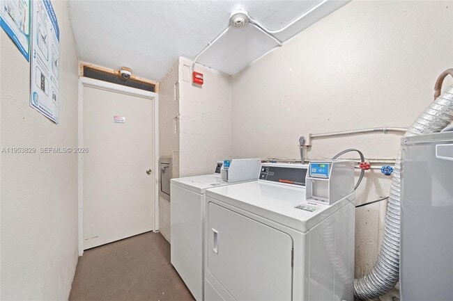 Building Photo - 18900 NE 14th Ave