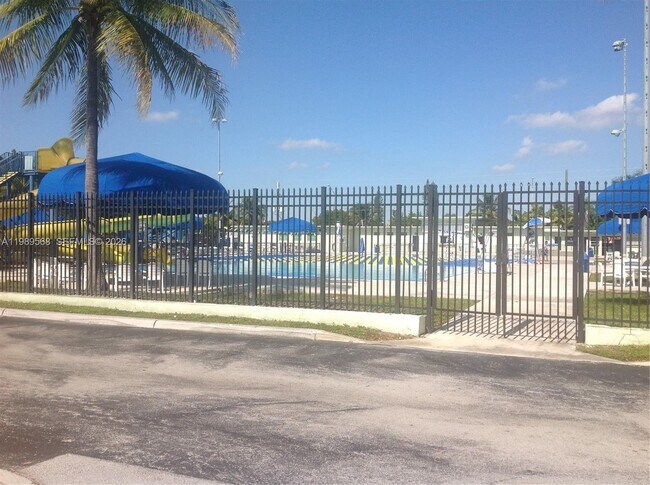 Building Photo - 2079 NE 167th St