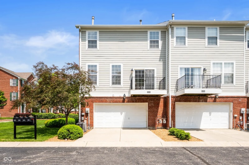 Building Photo - 3546 N Golden Gate Dr