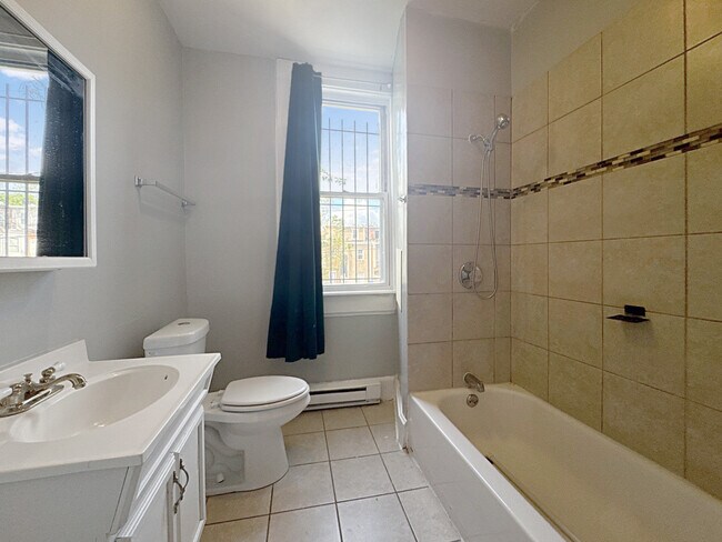 Building Photo - 1812 McCulloh St