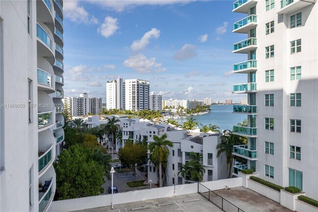 Building Photo - 7900 Harbor Island Dr