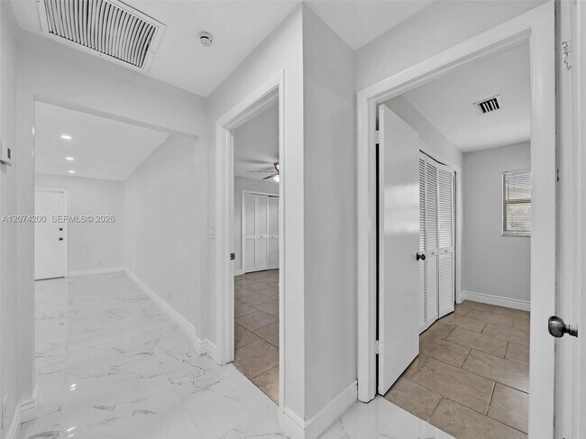 Building Photo - 10251 NW 39th Ct