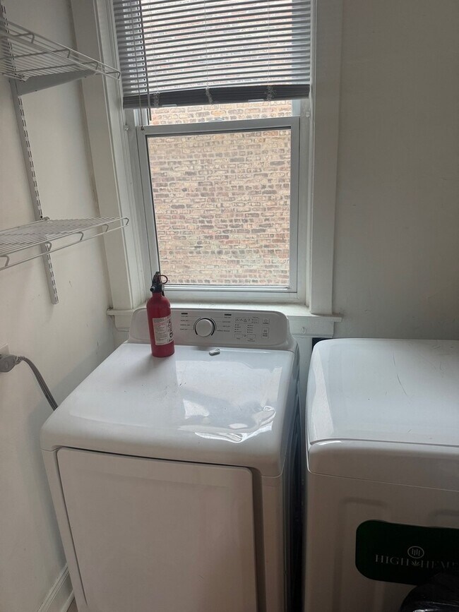 Building Photo - 6829 S Cornell Ave