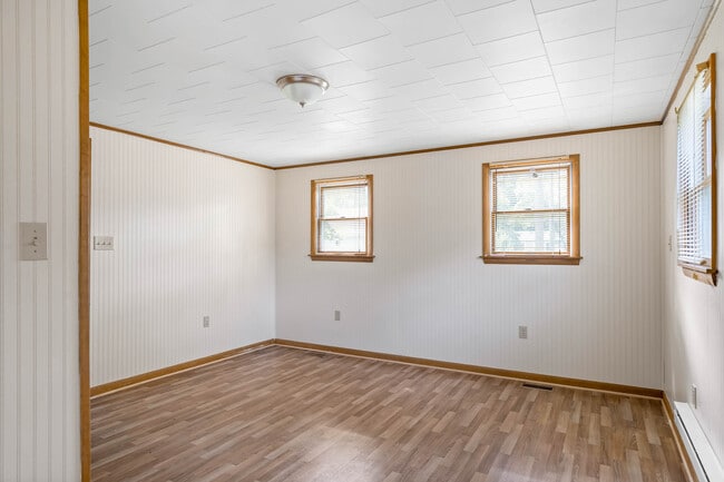 Building Photo - 34490 Virginia Dr